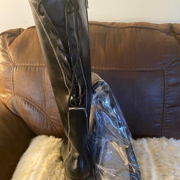 NWT Women's Euro Soft by Sofft, Wenda Boot - Picture 2 of 10